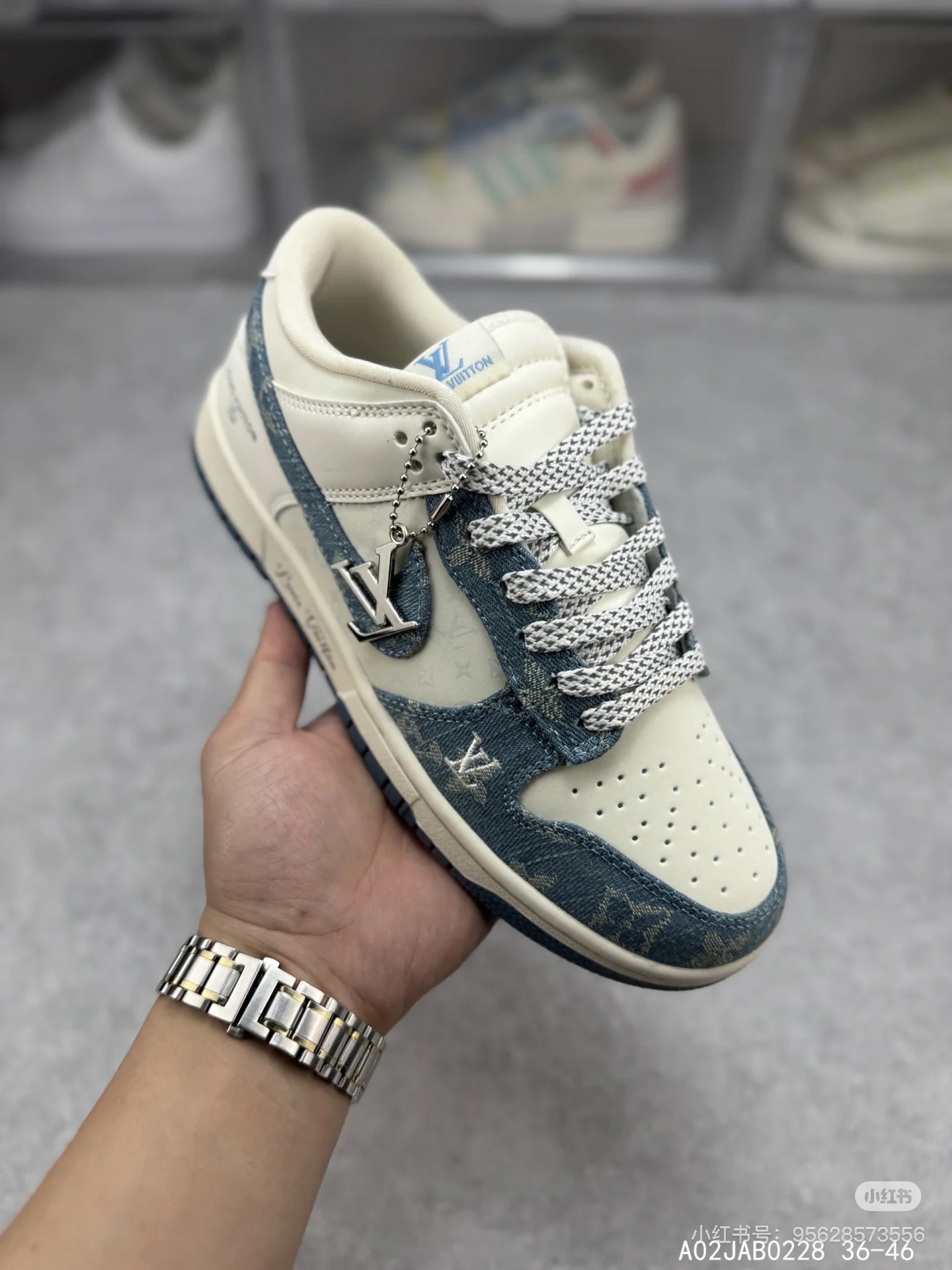 L X V X NK DUNK Sneaker detail 8