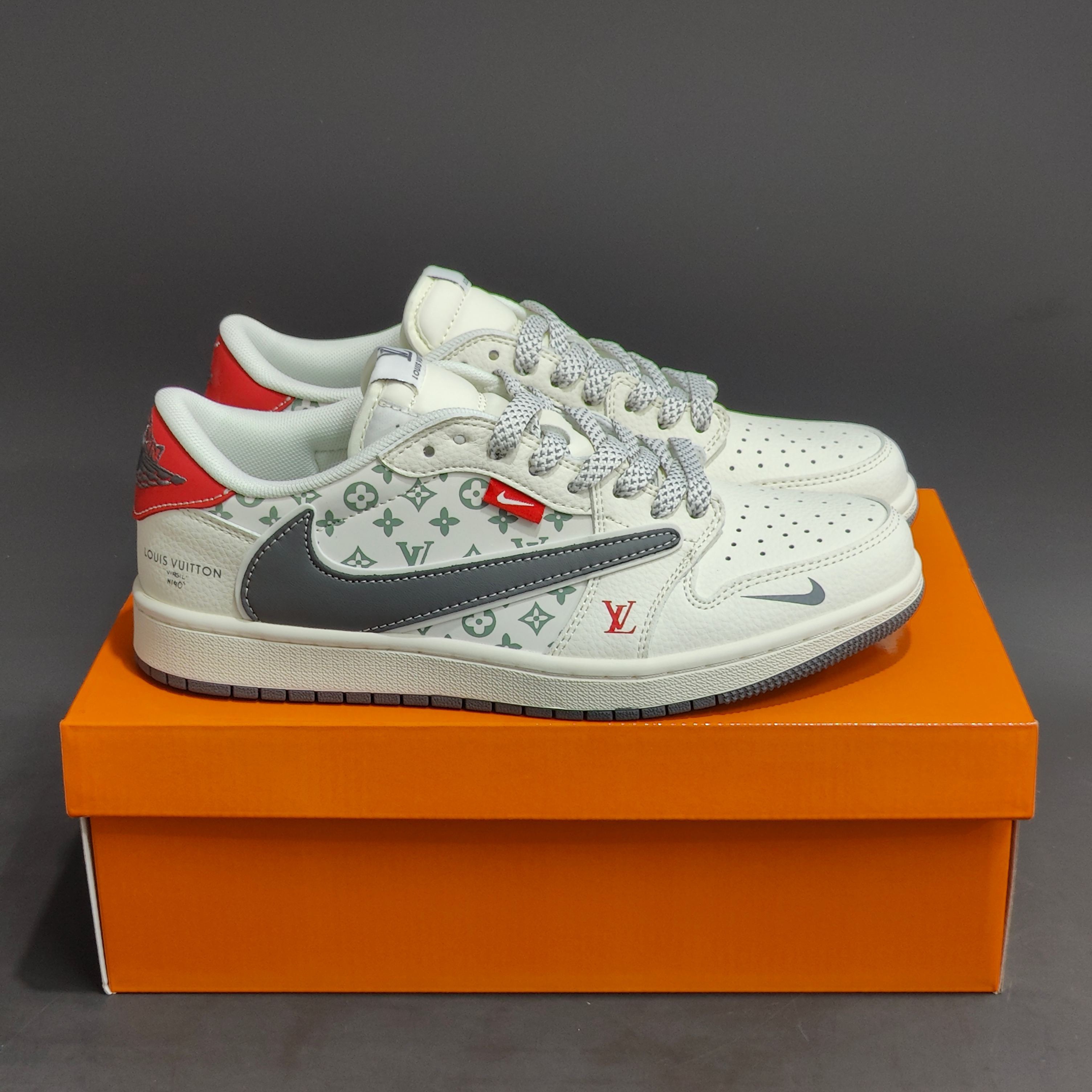 L X V X AIR  JRD 1 LOW Sneaker