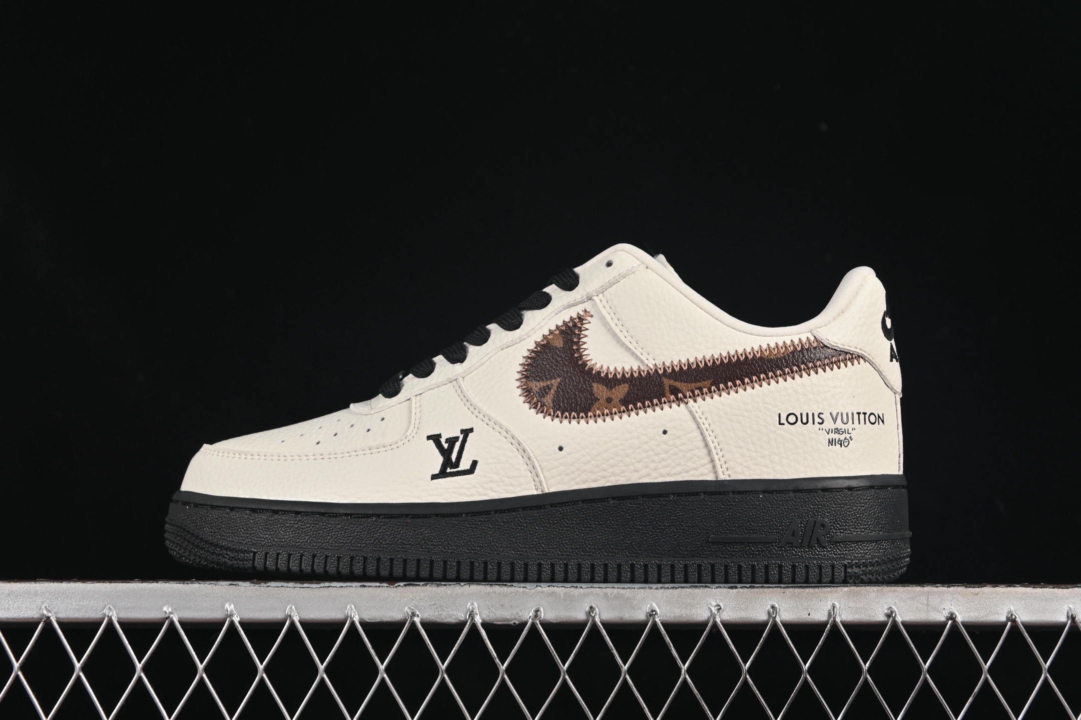 L X V X NK AIR FORCE 1 Sneaker