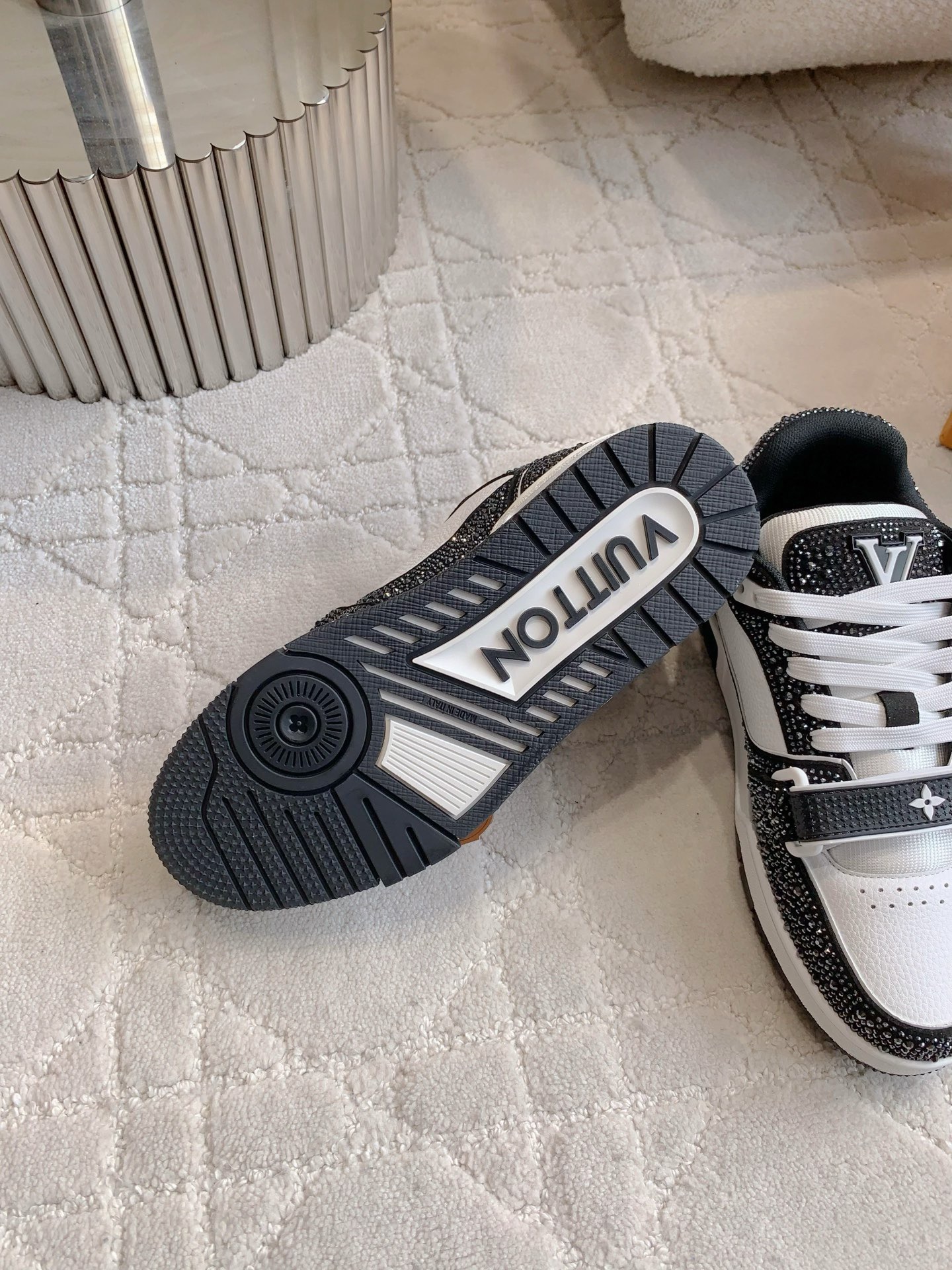 L X V TRAINER detail 7