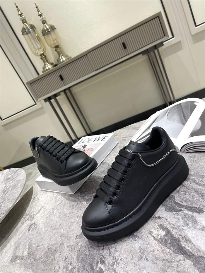 Alexander MQ Oversized detail 2