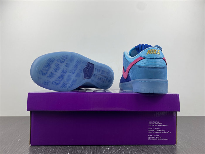NK SB Dunk Low Run The Jewels DO9404-400 detail 3