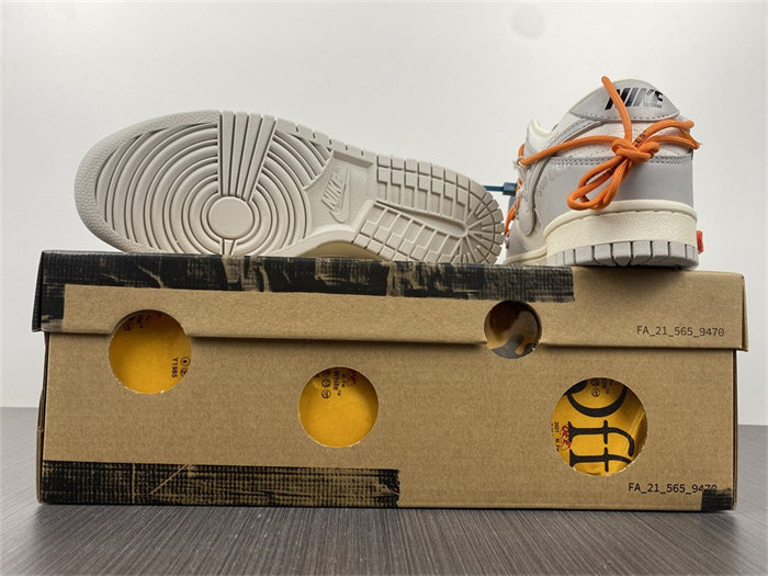 NK Dunk Low OW Lot 44 DM1602-104 detail 6