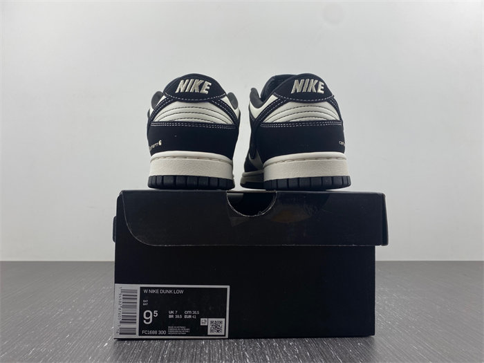 NK Dunk Low FC1688-300 detail 5