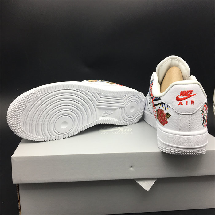 NK Air Force 1 Low Lunar New Year AJ8298-100 detail 6