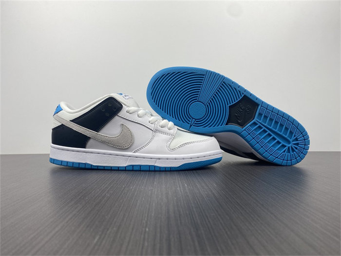 NK SB Dunk Low Laser Blue BQ6817-101 detail 3
