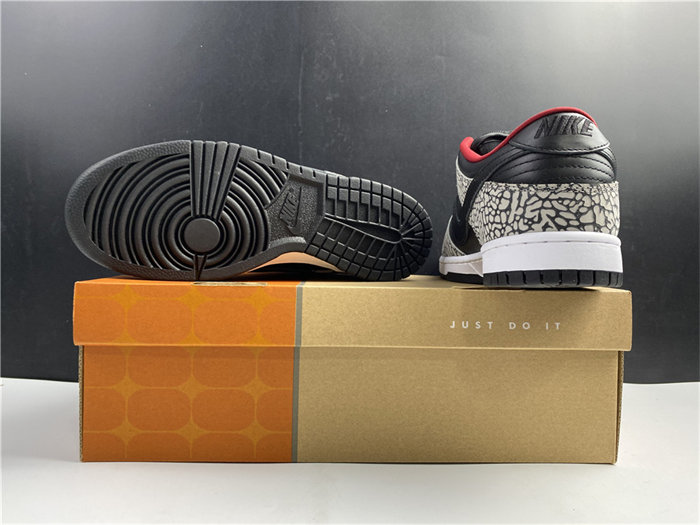 NK Dunk SB Low Supreme Black Cement 304292-131 detail 6