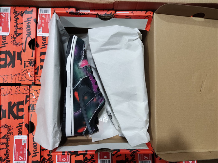 NK Dunk Low Graffiti Pink DM0108-002 detail 7