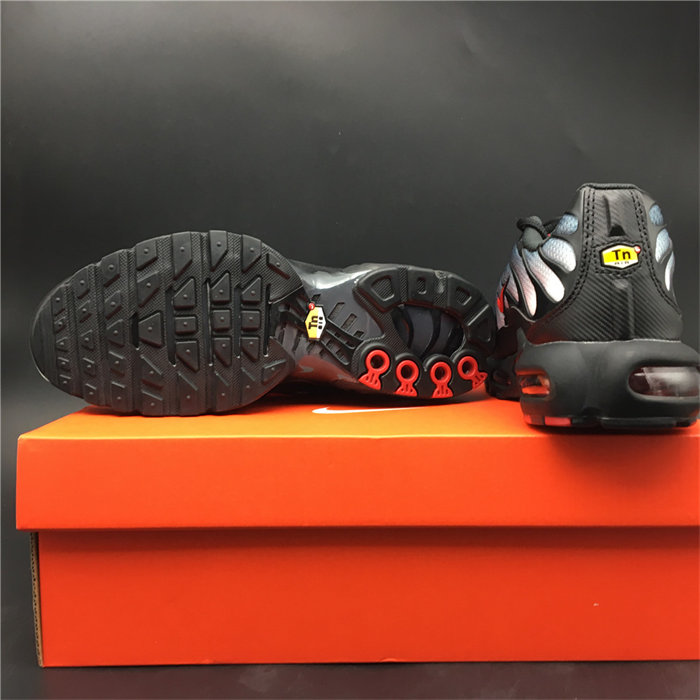 NK Air Max Plus Black Gradient Red CI2299-001 detail 6