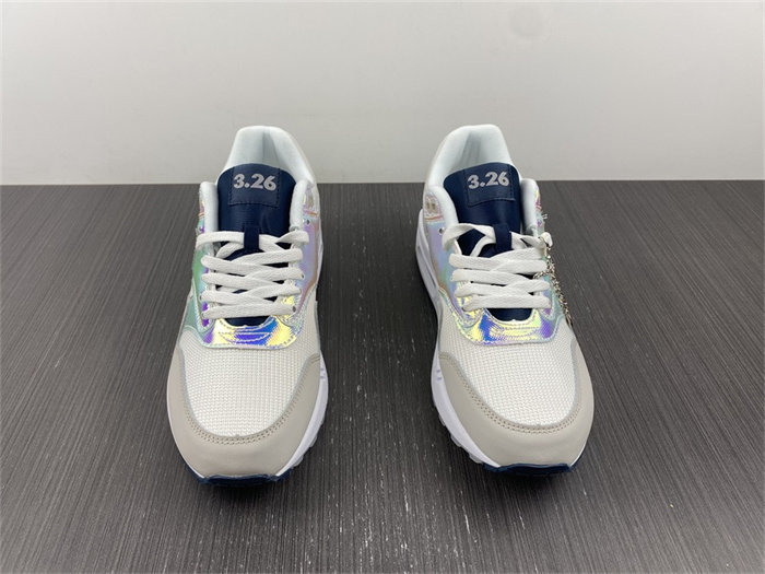 NK Air Max 1 AMD La Ville Lumière DQ9326-100 detail 4
