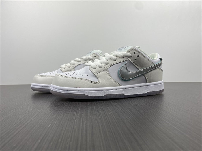 NK SB Dunk Low Diamond Supply Co White Diamond BV1310-100