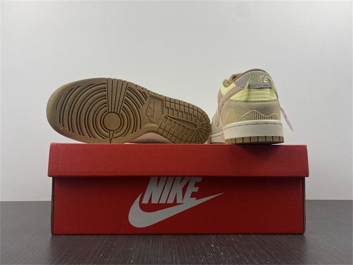 NK Dunk Low On the Bright Side DQ5076-121 detail 6