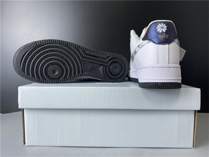 NK Air Force 1 Low Daisy CW5859-100 detail 6