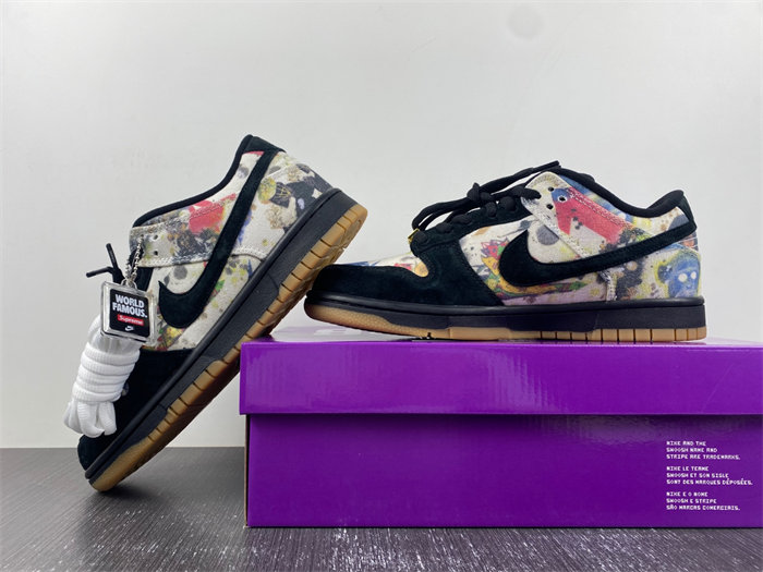 NK SB Dunk Low Supreme Rammellzee FD8778-001 detail 2