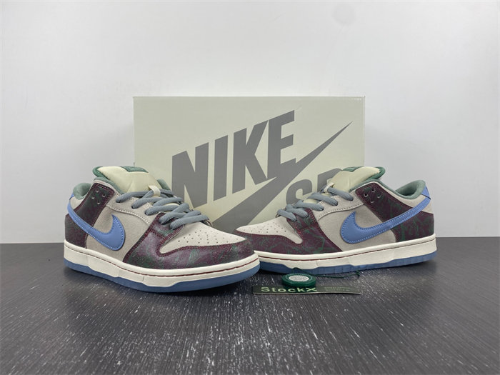 NK SB Dunk Low Crenshaw Skate Club FN4193-100