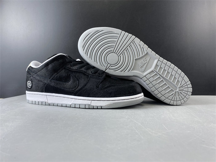 NK SB Dunk Low Medicom Toy CZ5127 001 detail 3