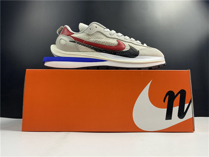 NK Vaporwaffle sacai Sport Fuchsia Game Royal CV1363-100 detail 7