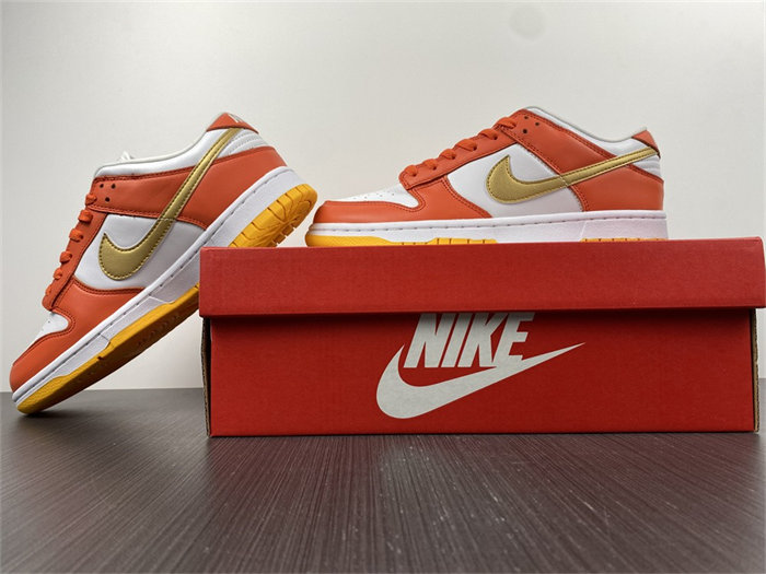 NK Dunk Low University Gold DQ4690-800 detail 2
