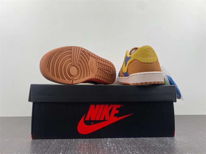 NK Dunk Low DM7866-892 detail 3
