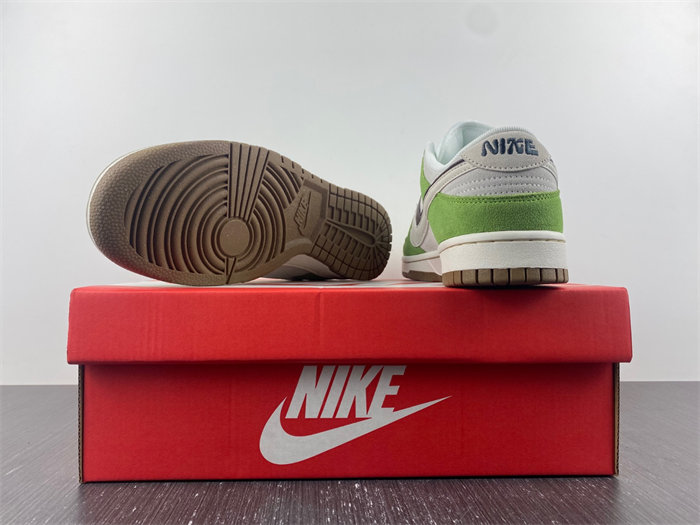 NK Dunk Low SE 85 DO9457-100 detail 3