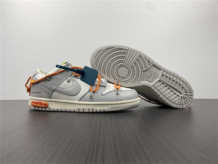 NK Dunk Low OW Lot 44 DM1602-104 detail 3
