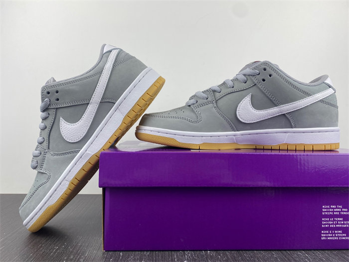 NK SB Dunk Low Pro ISO Orange Label Wolf Grey Gum DV5464-001 detail 2