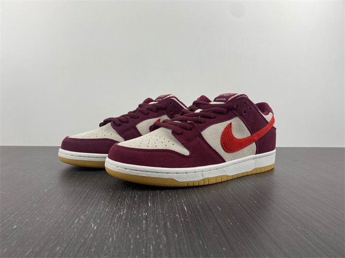 NK SB Dunk Low Skate Like a Girl DX4589-600 detail 7