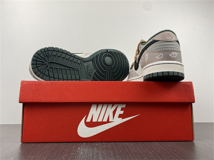 NK Dunk Low RETRO DH0957-100 detail 6