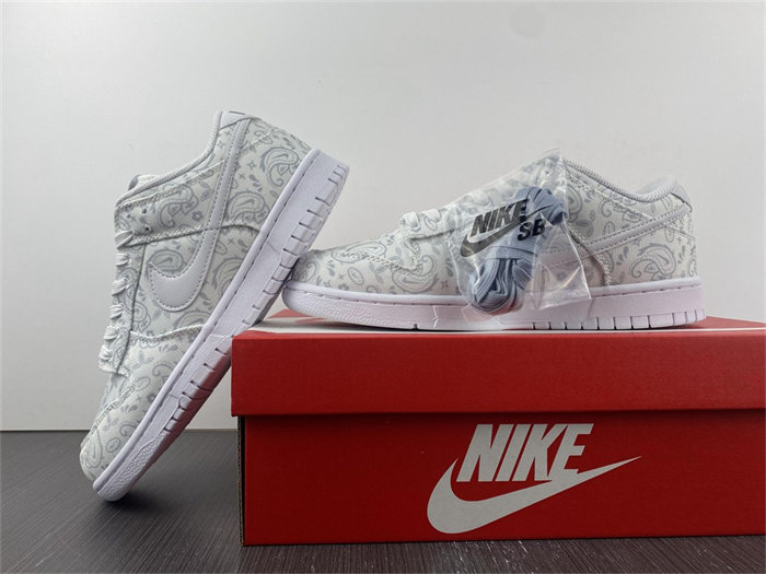 NK Dunk Low White Paisley DJ9955-100 detail 2