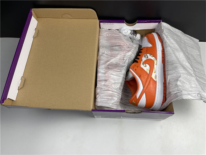 NK SB Dunk DH3228-181 detail 7