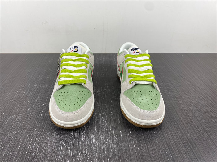 NK Dunk Low SWOOSH D09457-100 detail 6