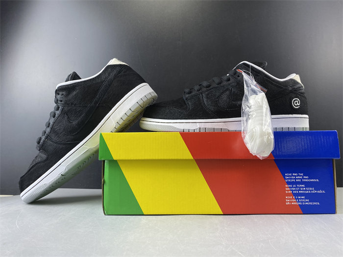 NK SB Dunk Low Medicom Toy CZ5127 001 detail 2