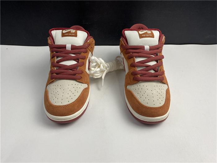 NK SB Dunk Low Pro Dark Russet Cedar BQ6817-202 detail 4