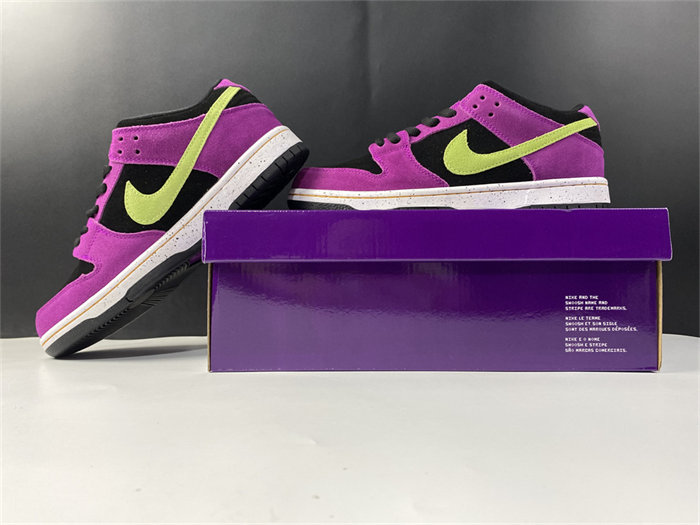 NK SB Dunk Low Pro ACG Terra Red Plum BQ6817-501 detail 2