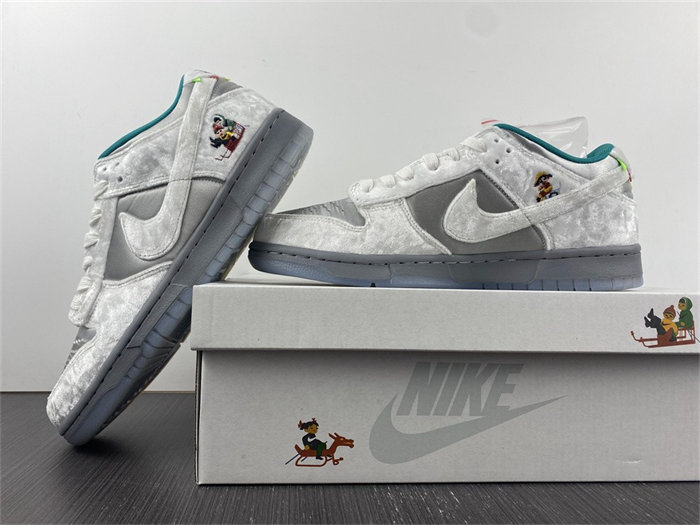 NK Dunk Low Ice DO2326-001 detail 2