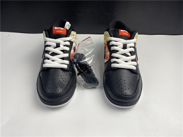 NK SB Dunk Low Raygun Tie-Dye Black BQ6832-001 detail 4