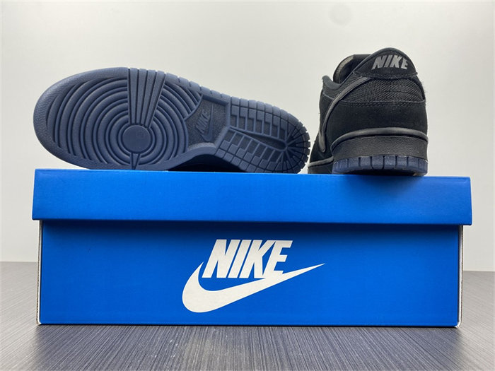 NK Dunk Low SP Undefeated 5 On It Black DO9329-001 detail 6