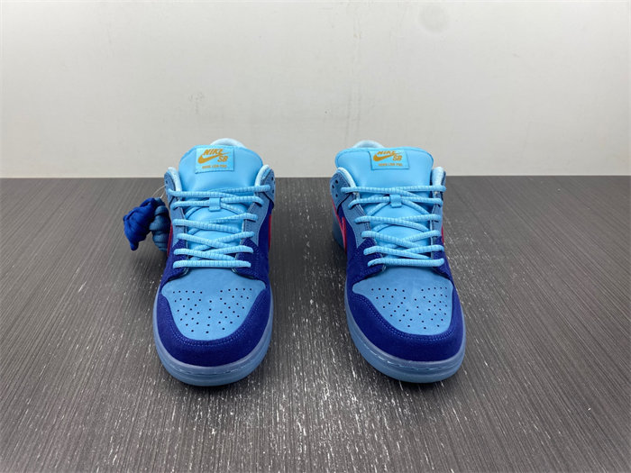 NK SB Dunk Low Run The Jewels DO9404-400 detail 6