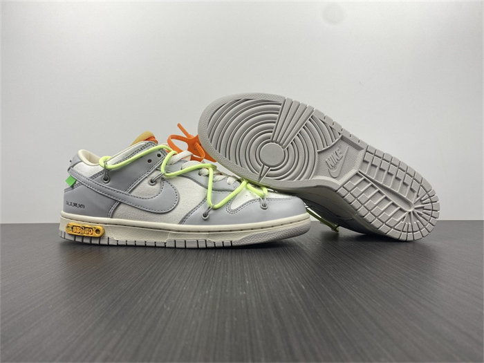 NK Dunk Low OW Lot 43 DM1602-128 detail 3