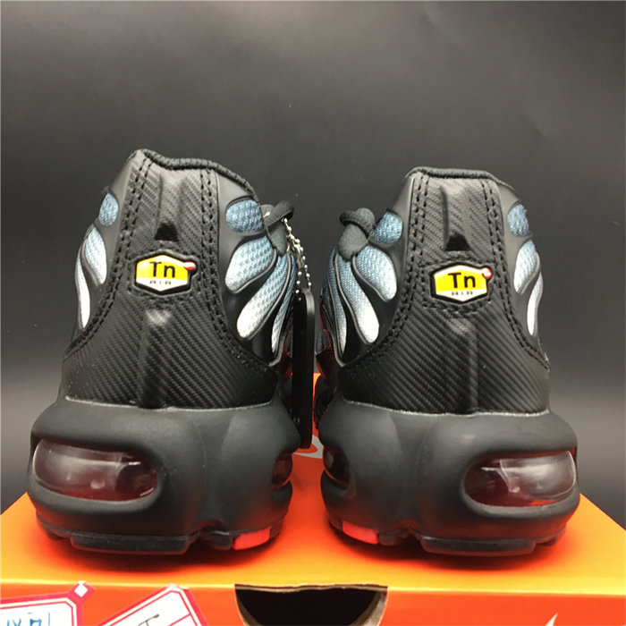 NK Air Max Plus Black Gradient Red CI2299-001 detail 5