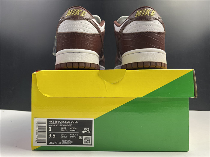NK SB Dunk Low Supreme Stars Barkroot Brown DH3228-103 detail 5