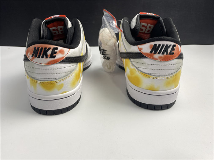 NK SB Dunk Low Raygun Tie-Dye White BQ6832-101 detail 5
