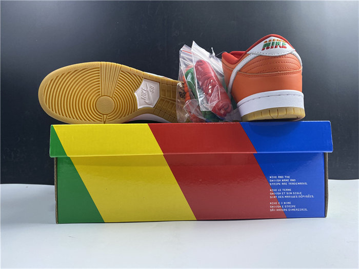 NK SB Dunk Low 7-Eleven CZ5130 600 detail 6