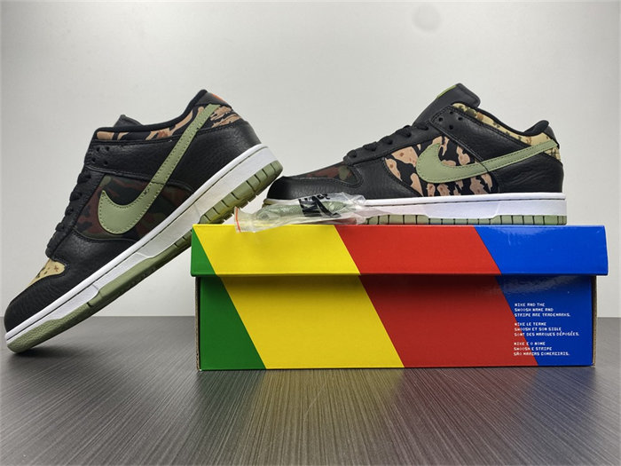 NK Dunk Low Crazy Camo DH0957-001 detail 2