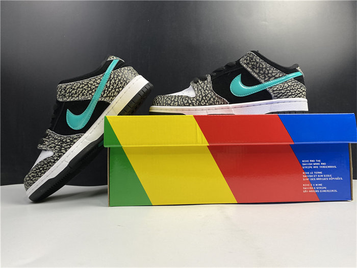 NK SB Dunk Low atmos Elephant BQ6817-009 detail 2