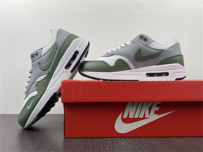 NK Air Max 1 Spiral Sage DB5074-100 detail 2