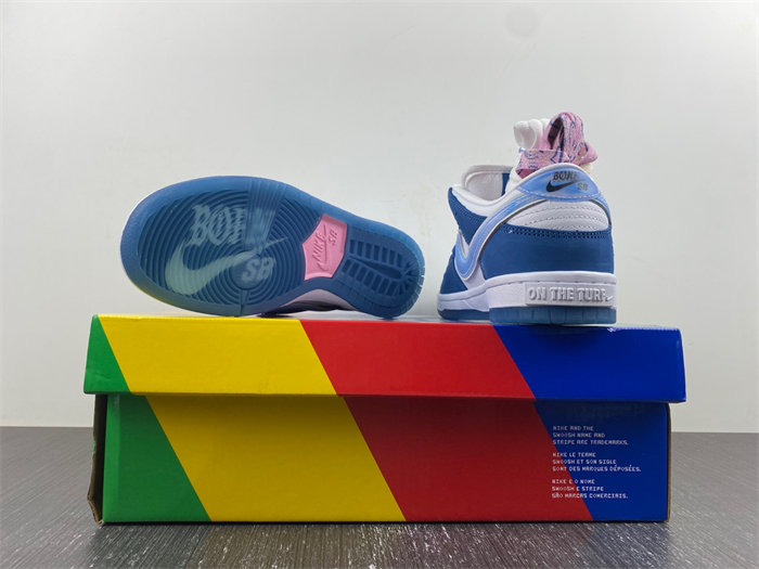 NK SB Dunk Low Born x Raised One Block At A Time FN7819-400 detail 3
