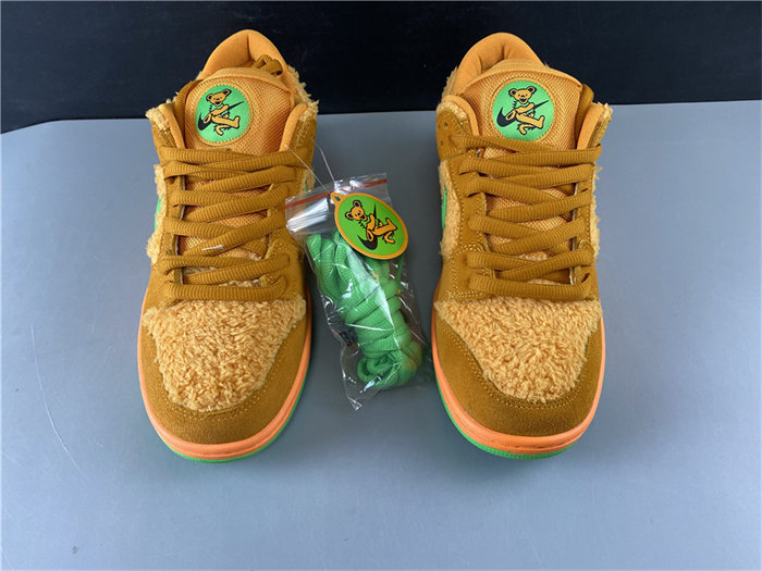 NK SB Dunk Low Grateful Dead Bears Orange CJ5378 800 detail 4