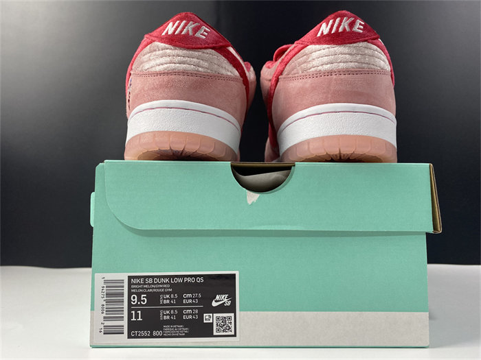 NK SB Dunk Low StrangeLove Skateboards CT2552-800 detail 5