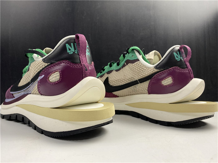 NK Vaporwaffle sacai Villain Red Neptune Green detail 4